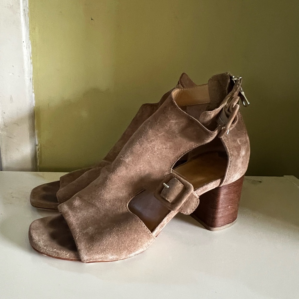 Rag & Bone suede Women's  block Heeled Sandals size 6.5-7